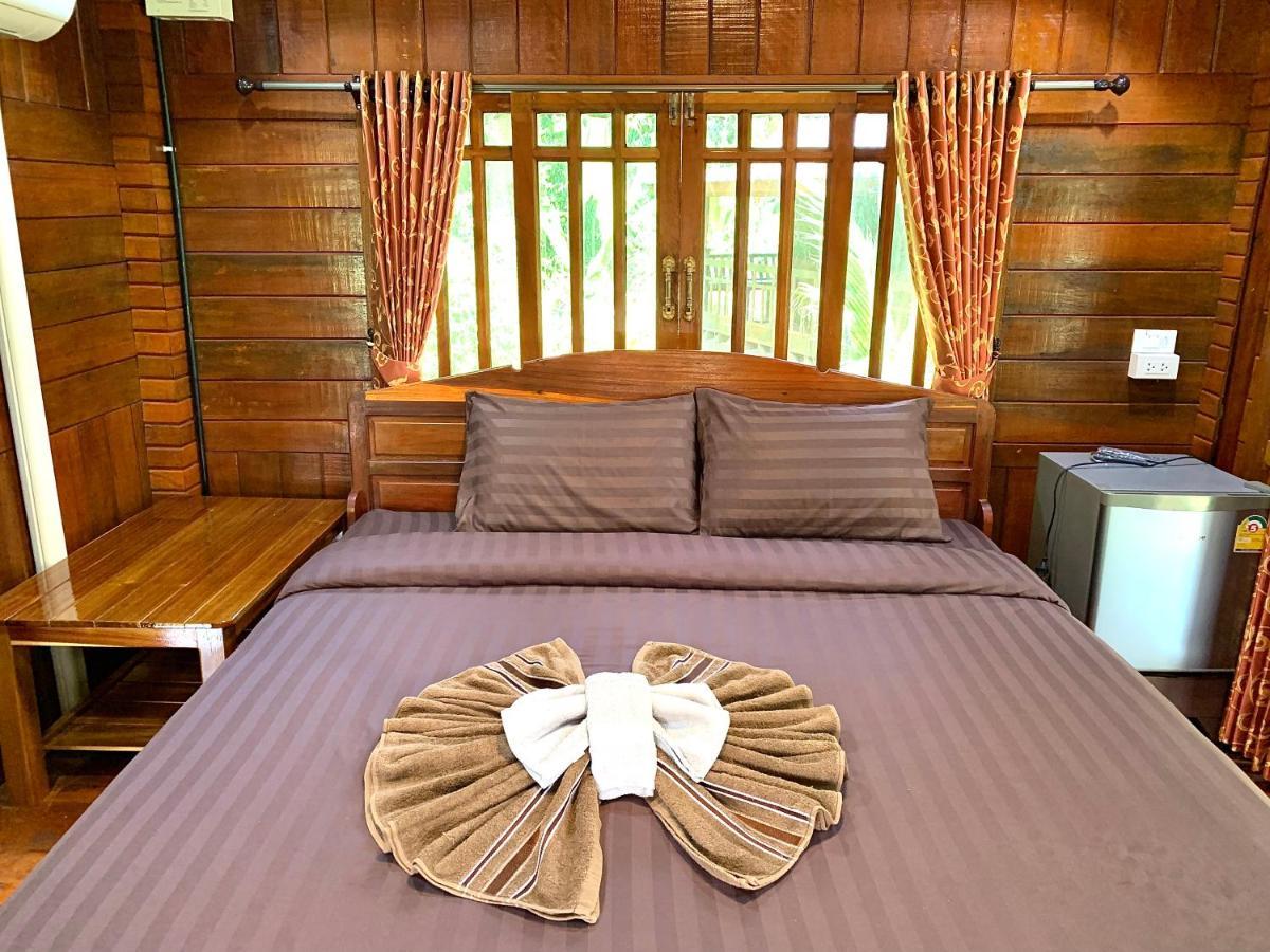 Kohkoodfarmstay Ko Kut Екстер'єр фото